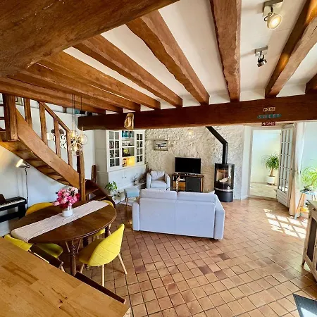 La Maison Des Roses, Maison De Charme 4 Personnes Avec Un Jardin Et Parking Prive
