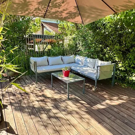 La Maison Des Roses, Maison De Charme 4 Personnes Avec Un Jardin Et Parking Prive Rully (Oise)