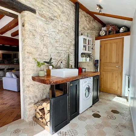 La Maison Des Roses, Maison De Charme 4 Personnes Avec Un Jardin Et Parking Prive Daire *