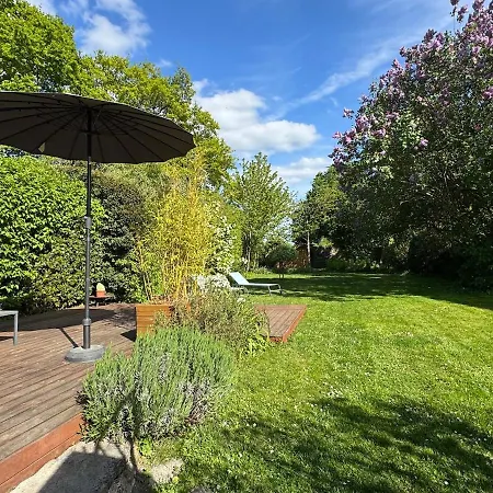 Daire La Maison Des Roses, Maison De Charme 4 Personnes Avec Un Jardin Et Parking Prive *